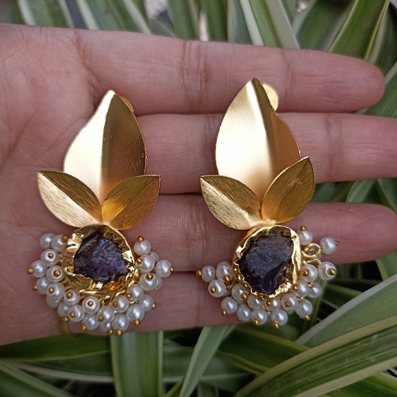 Very pretty handmade gold platted stone studded earrings - Picture 7 of 13